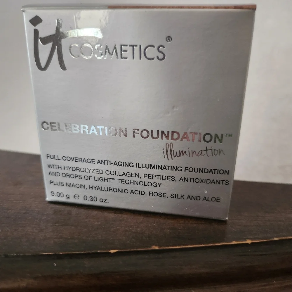 IT Cosmetics Celebration Full Coverage Foundation RICH NEW